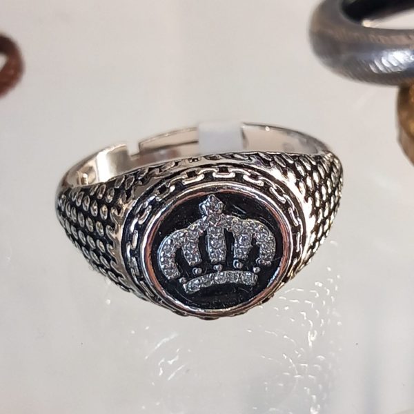 Anello con corona in argento 925 e salto con piccoli zirconi bianchi